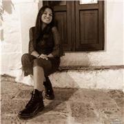 Docente offre lezioni di conversazione in inglese, francese e italiano